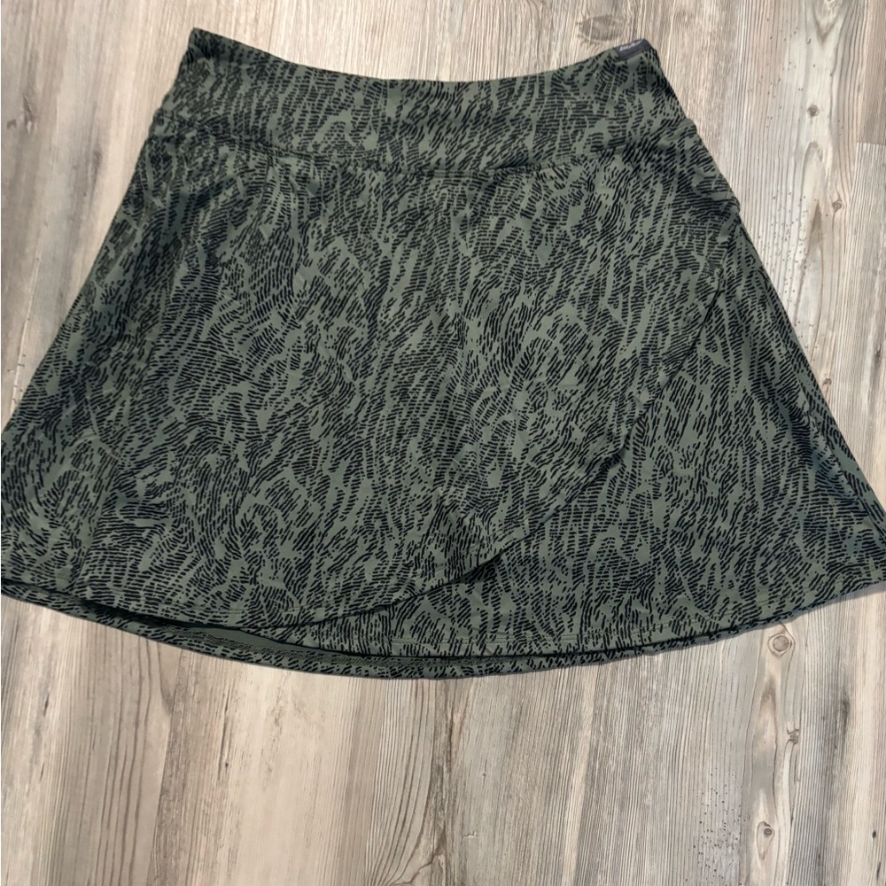 Eddie Bauer Green and Black Mini Skirt